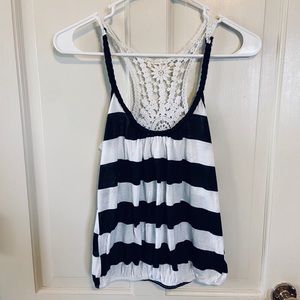 🌸Black and white striped tank top with white lace